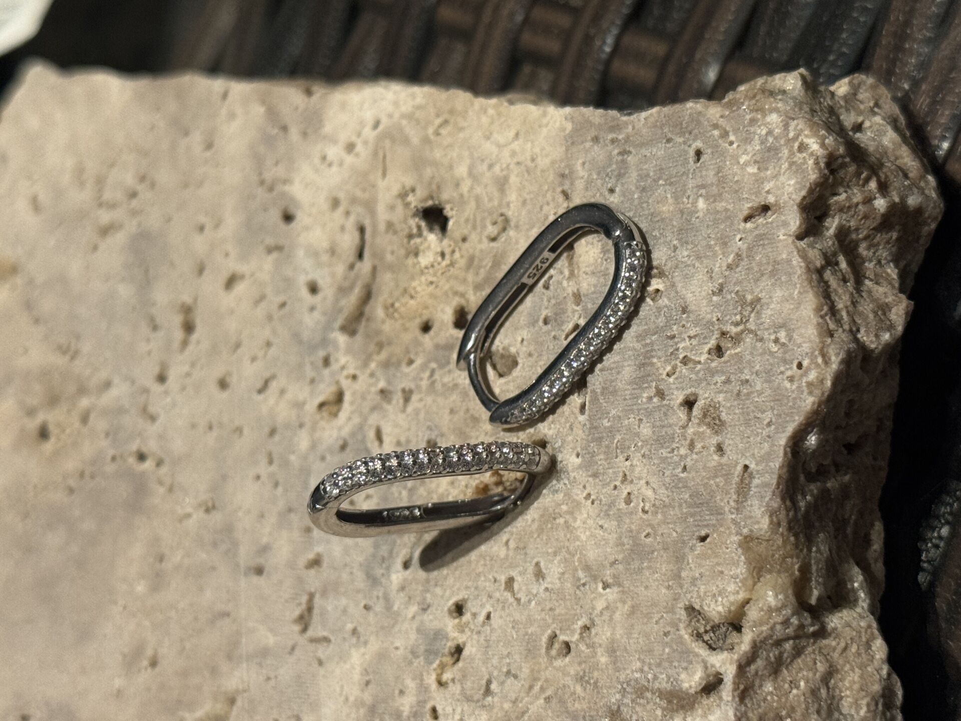 SİLVER OVAL FORM KÜPE