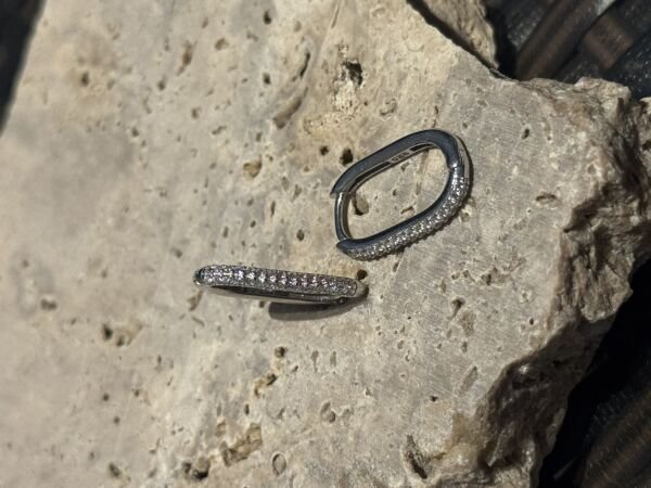 SİLVER OVAL FORM KÜPE