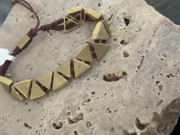 TRİANGLE